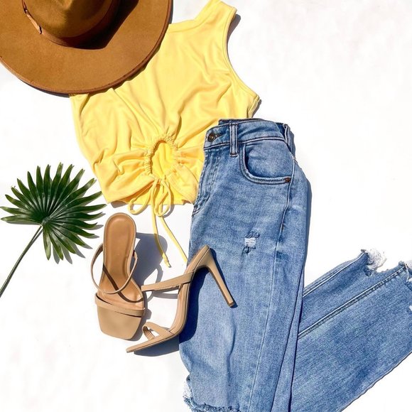 Keyhole Crop - Picture 1 of 2